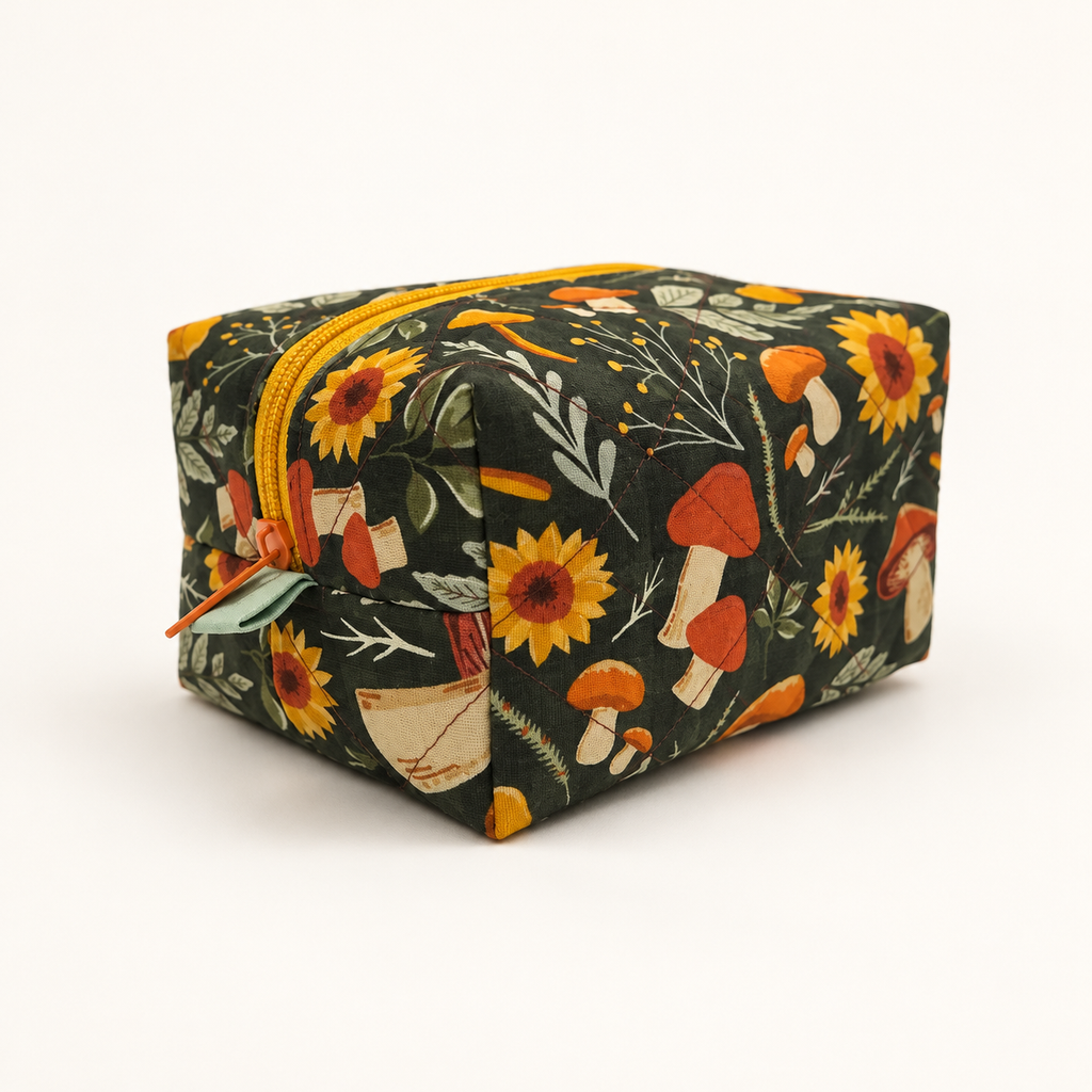 Forage & Flourish Mini Moment Boxy Bag, three-quarter view